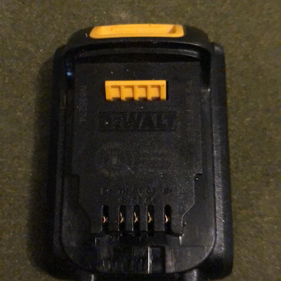 Dewalt battery - Picture 2 of 2